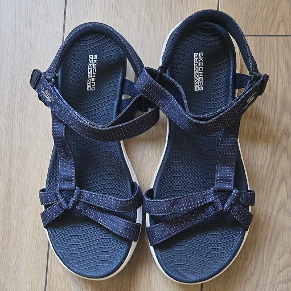 Skechers Shoes - NWOT Skechers Women's On the Go 600 Sandal - 15316 Navy Blue Sz 10